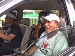 Panitia melakukan woro woro kegiatan menggunakan mobil kominfo kerjasama KIM Tlogomas dengan Dinas Kominfo kota Malang 